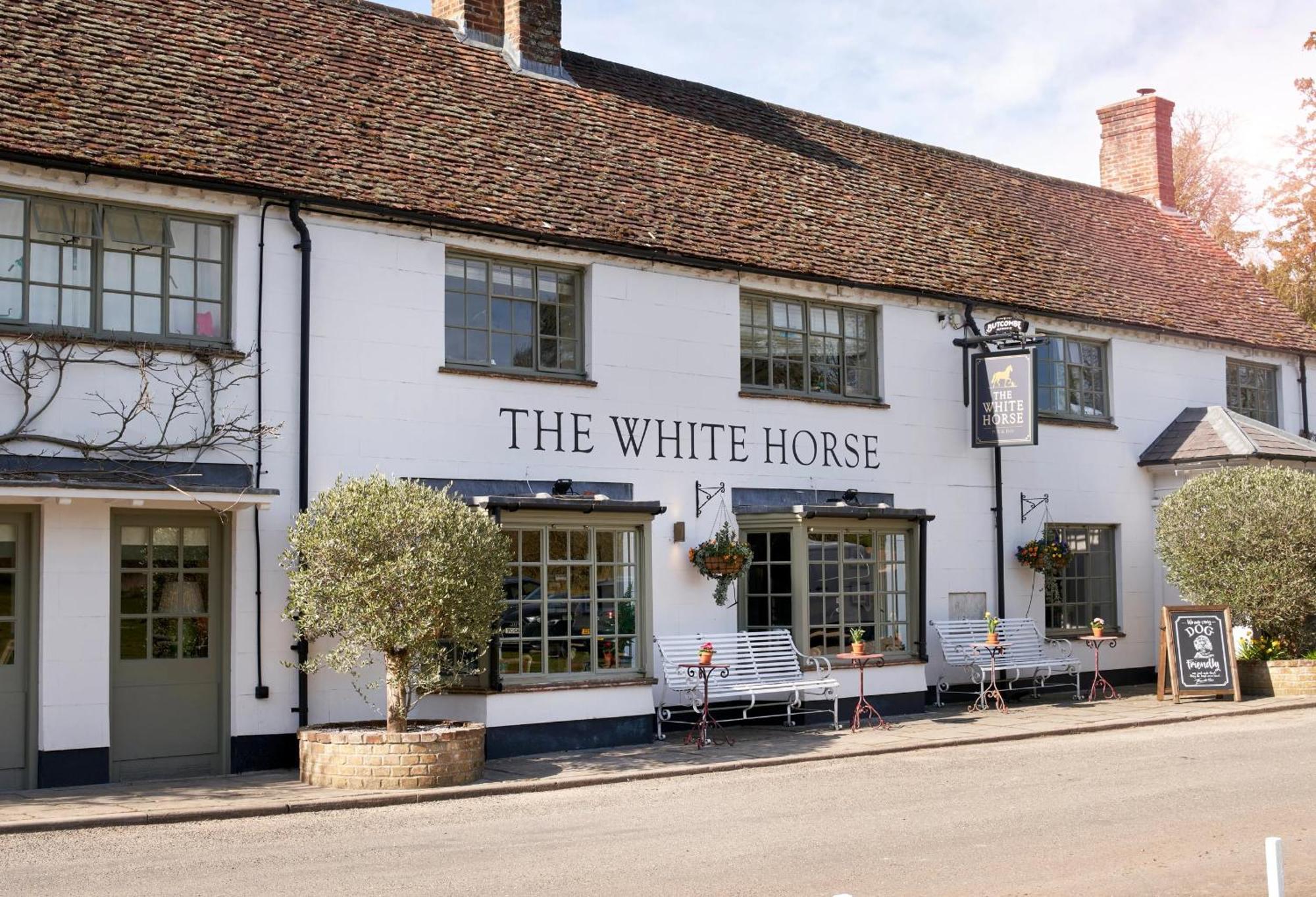 Hotel The White Horse Chilgrove Exterior foto