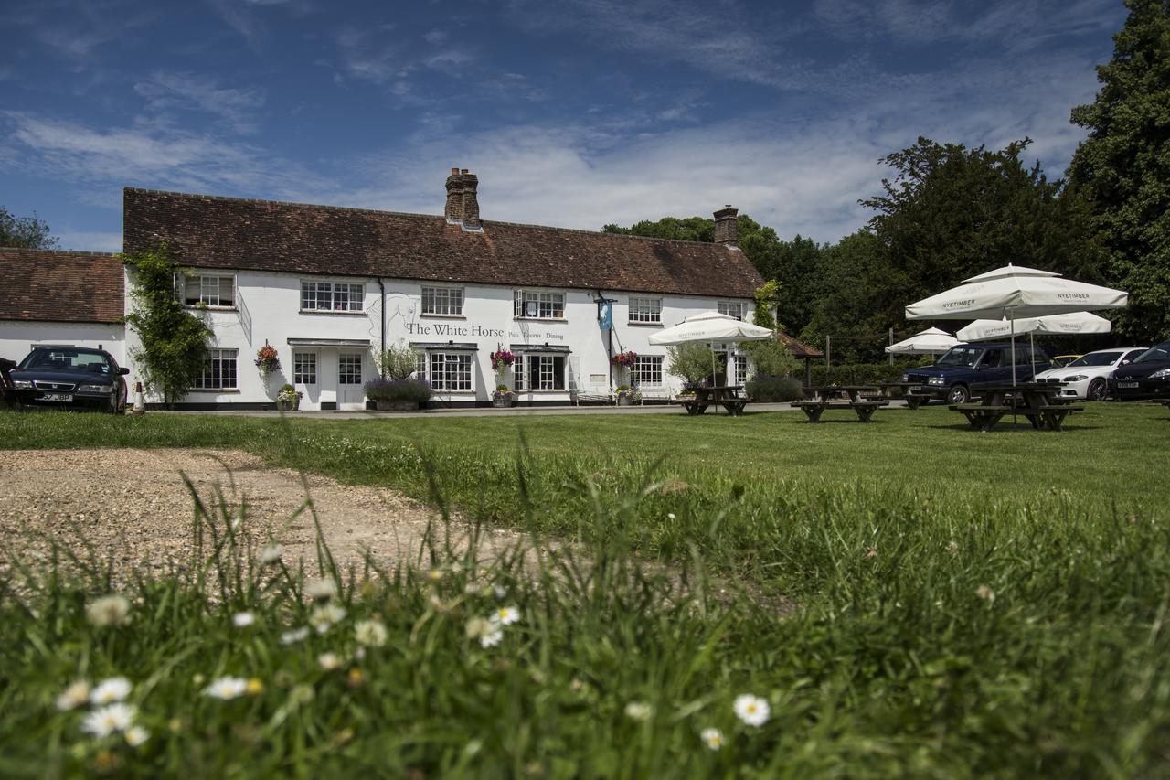 Hotel The White Horse Chilgrove Exterior foto